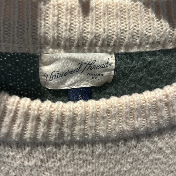 Universal Thread Print Sweater - Picture 3 of 3